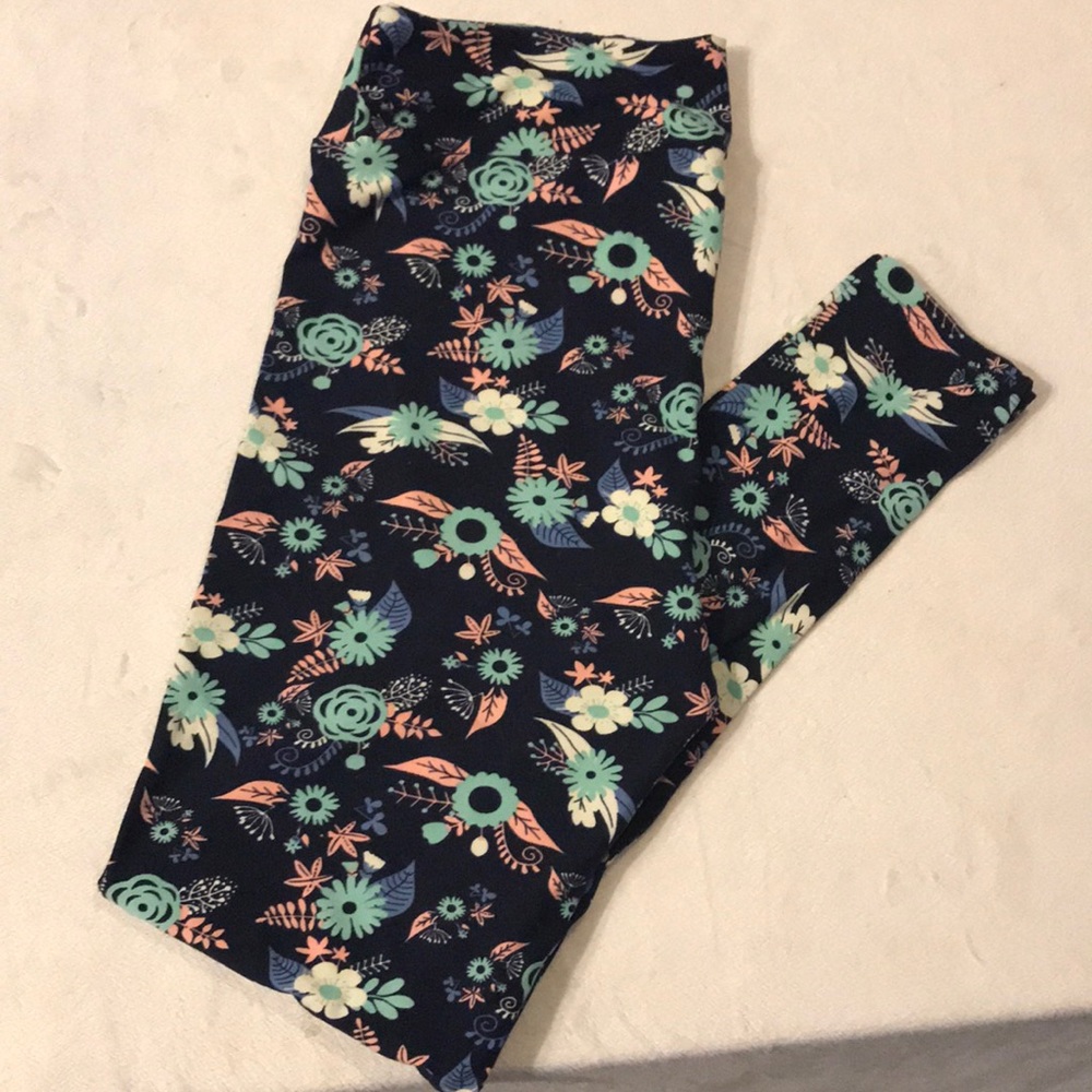 LuLaRoe Tall & Curvy leggings NWT